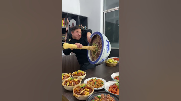 Este chico hace comidas falsas para las películas 👏