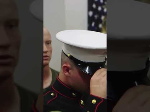 Video: Námorníctvo: dôstojnícka uniforma (foto)