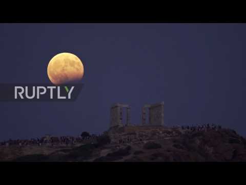 Greece: Selenophiles celebrate majestic partial lunar eclipse over Temple of Poseidon