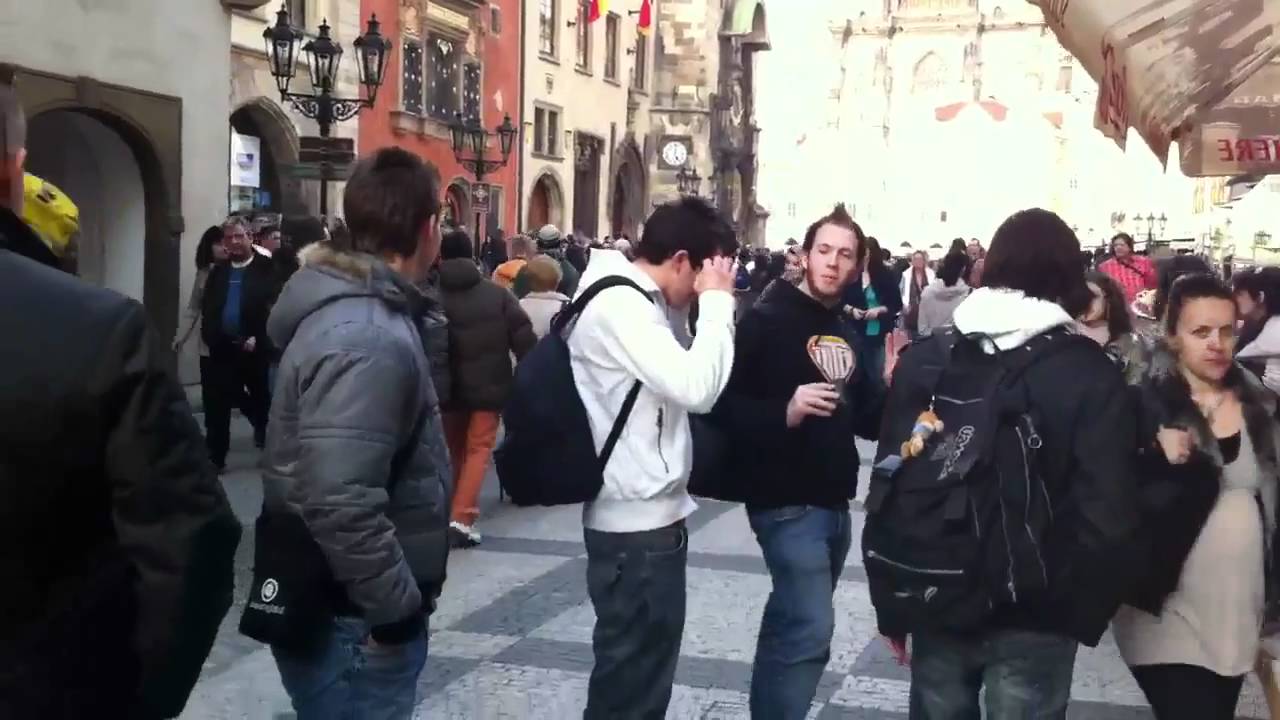 Destino PRAGA: Los Hare Krishnas de paseo por Praga simple nemlendirici