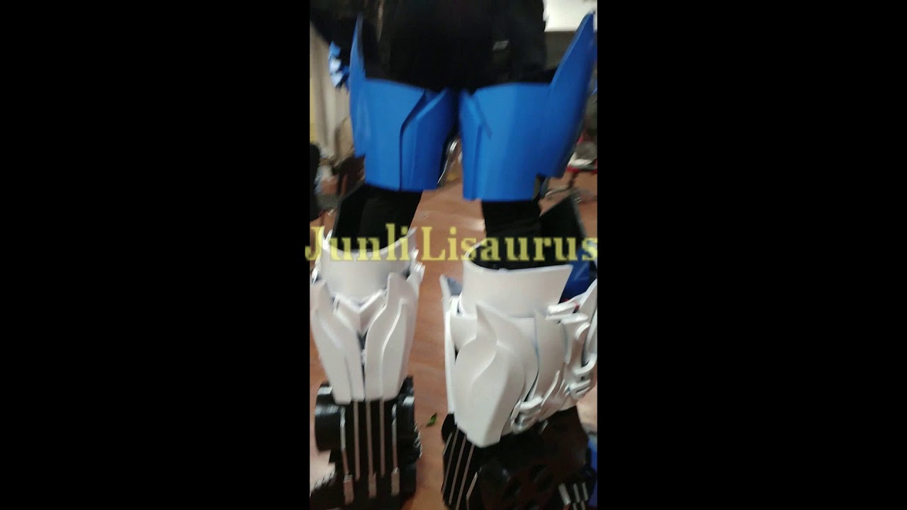 Lisaurus New custom robot costume show