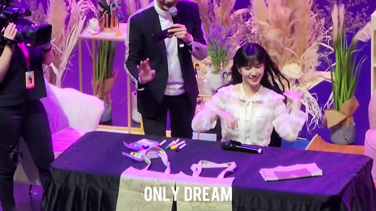 22.11.11 2022 PARK EUN-BIN Asia Fan Meeting Tour In Singapore