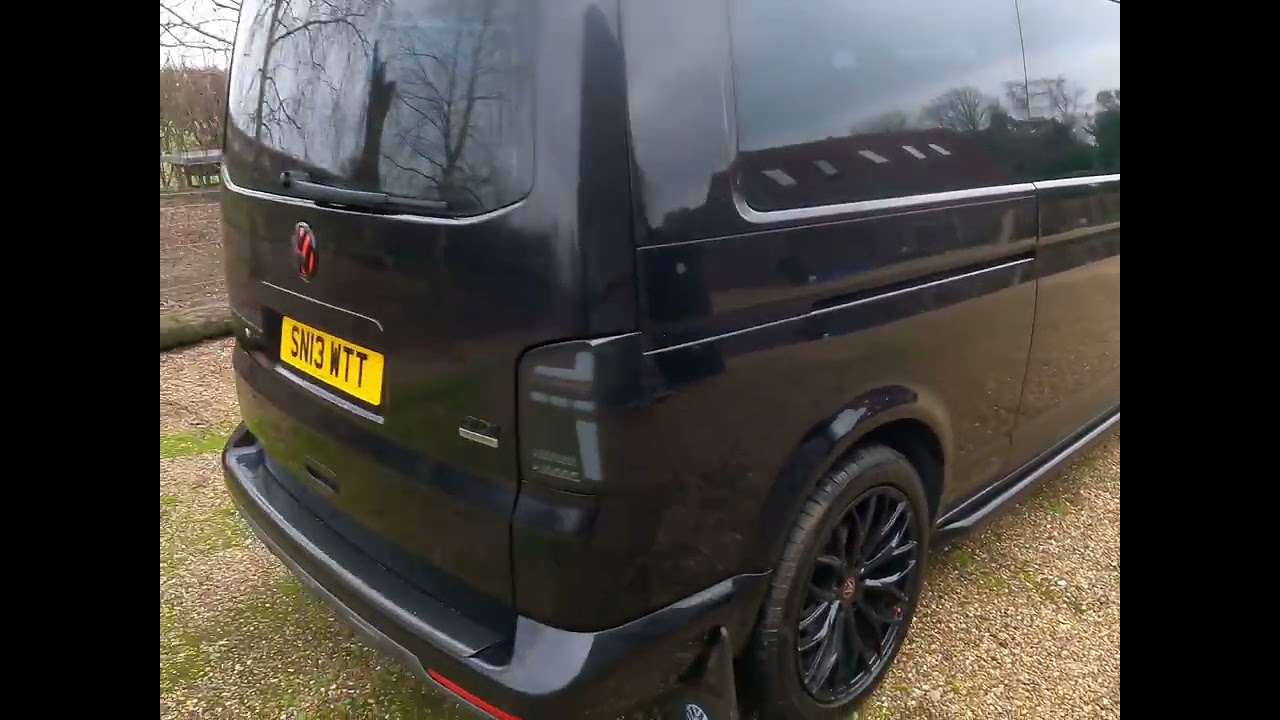 VW Transporter Shuttle Bus