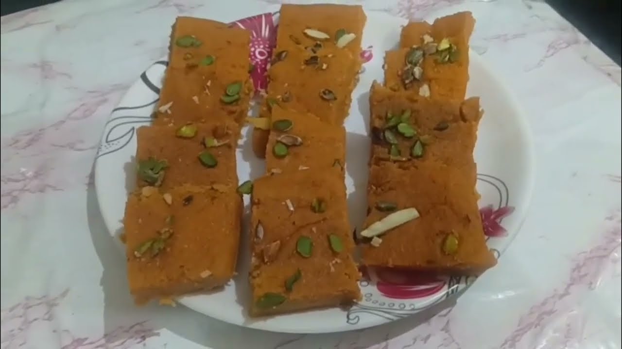 इस बार गाजर का हलवा ना बनाकर बनाएंगे गाजर की बर्फी  | gajar barfi recipe | winterspecial |