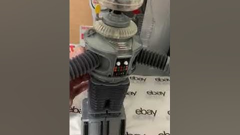 Vintage LOST IN SPACE B-9 Robot Action Figure 1997 Trendmasters In Box.  VIDEO