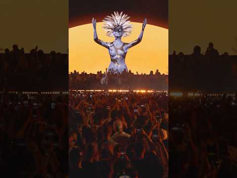 The real magic it’s the people who show up, feel the music and dance all night#artbatremix