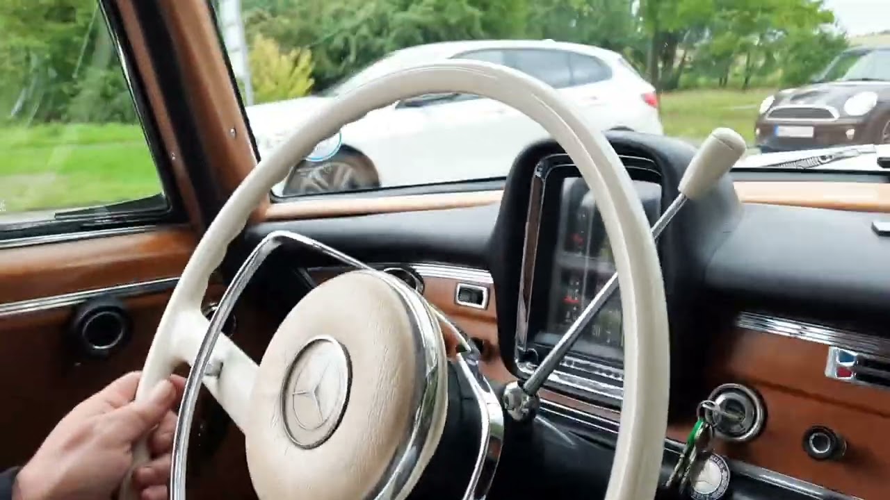 MERCEDES W111 BJ65 HECKFLOSSE.