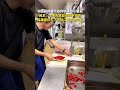 刀工了得！中国厨师展示如何快速切小番茄 （来源：新华社快看） #中国蓝国际culture #china #中国 image