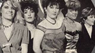 Go-Go's - We Don't Get Along (from the 1982 'Vacation' LP) chords