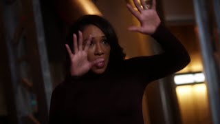 The Speedforce Trying To Kill Iris The Flash Season 7 Episode 8 Tv Shows Conflicts