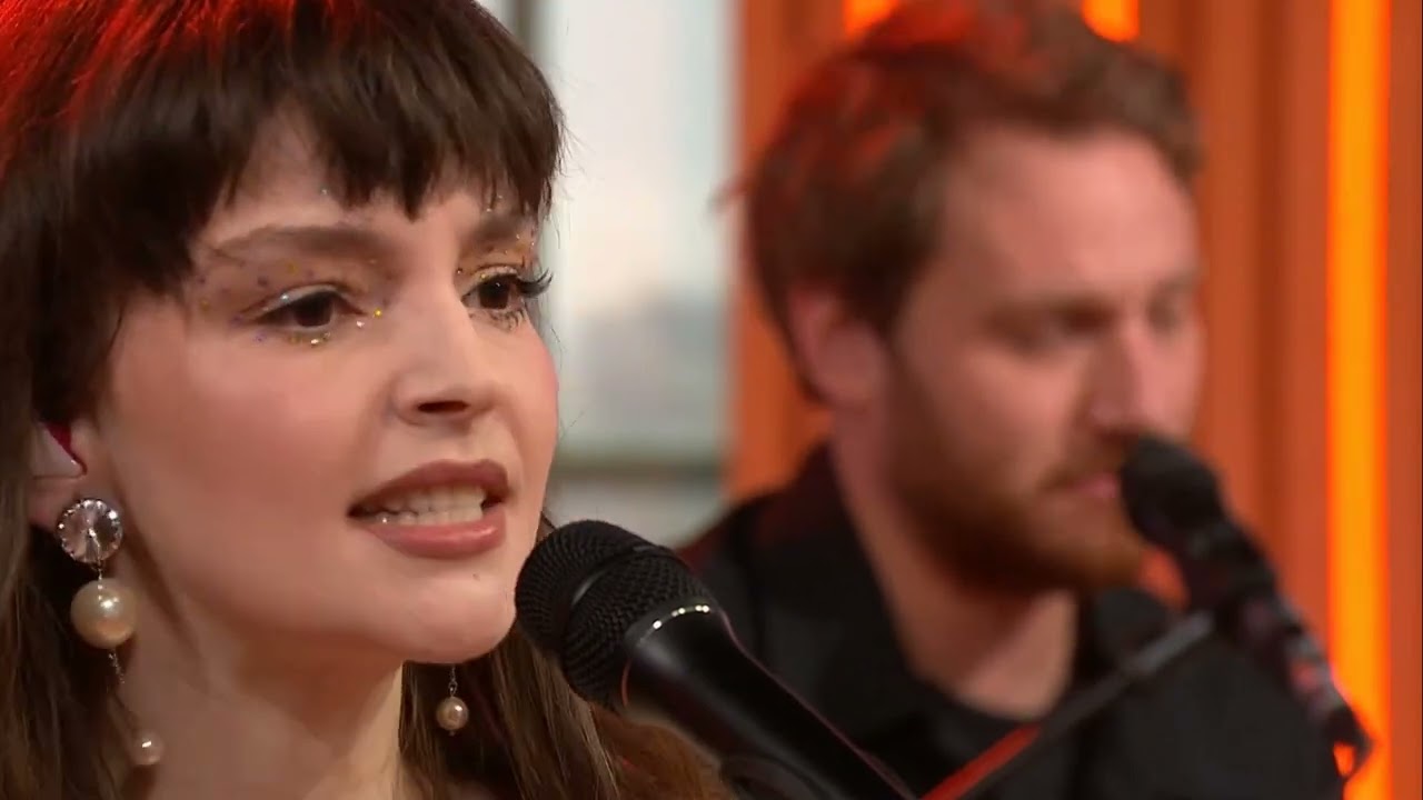 Lauren Mayberry - Something In The Air (acoustic) on Channel 4 Sunday brunch 12-1-24