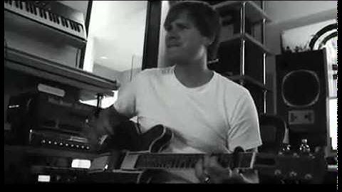 Angels & Airwaves - Tom creating The Adventure intro.