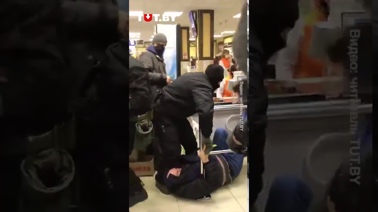 1120 bneVideo Belarus protest OMON arrest men in supermarket