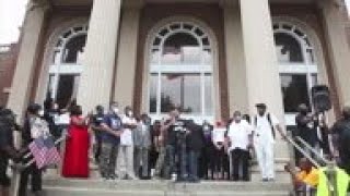 Protesters Demand Justice Over Killing Of Us Man