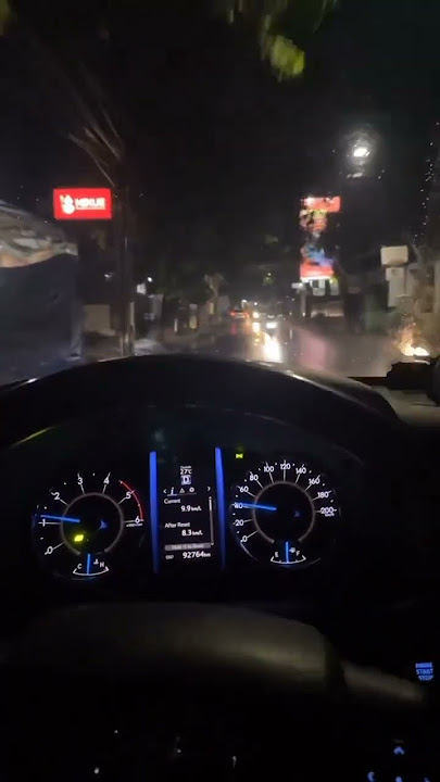 STATUS STORY WA NYETIR MOBIL FORTUNER PERJALANAN MALAM HARI