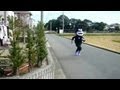 走るバイキンマン