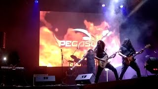 Hoy les presentamos a la Increíble Banda Pegasus アニメタル interpr...