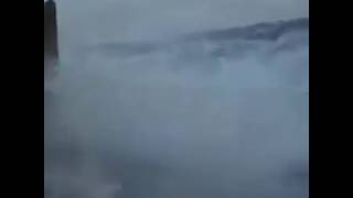 Detik2 Kapal Tenggelam Dihantam Ombak