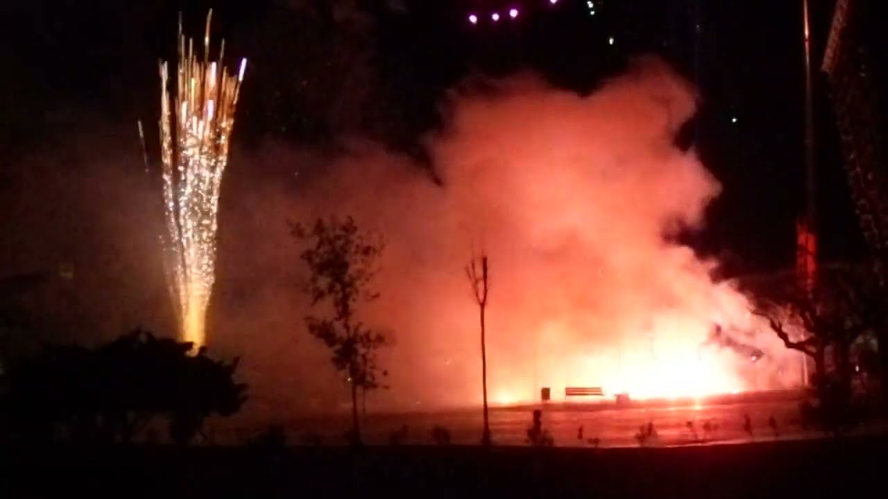 MASCLETA NOCTURNA, CON FINAL VERTICAL 15 03 2025 A BORRIANA, DISPARA PIROTECNIA MARTI