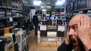 Looking Round One Of The BIGGEST Vintage Electronics Markets In The World, Dongmyo SEOUL.