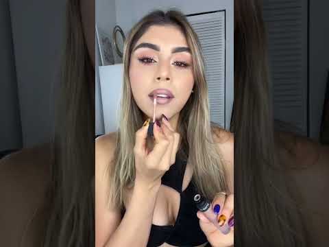 Video: Cómo comprar lápiz labial: 12 pasos (con imágenes)