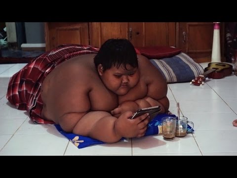 family-puts-10-year-old-boy-weighing-423-pounds-on-strict-diet