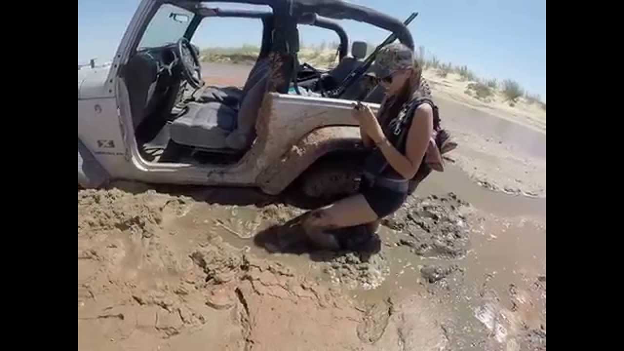 Девушка Застряла На Детской Площадке Порно Девушка Застряла На Детской Площадке Порно