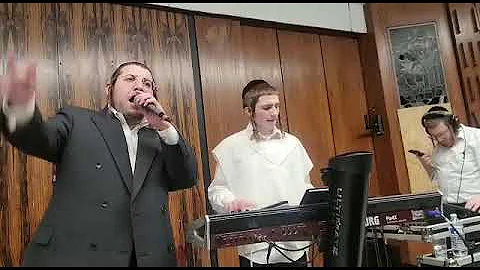 Former Yeled Hapeleh Avrom Chaim Green Playing Key...