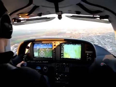 Cirrus SR-22 idle power overhead approach and landing