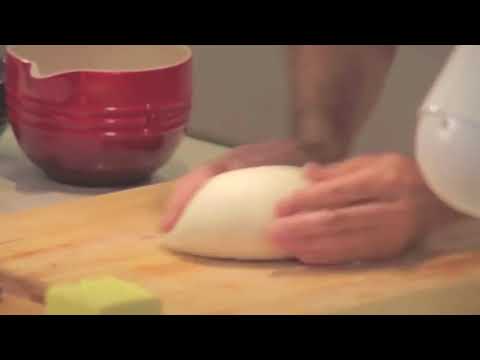 baking-bread-with-a-le-creuset-dutch-oven