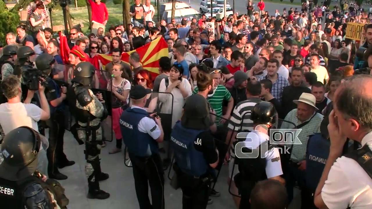 Протест пред Влада 4 - YouTube