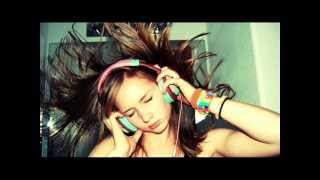 Lovely Laura, Tyrrell - Paris (Mark Maitland Remix).wmv Resimi