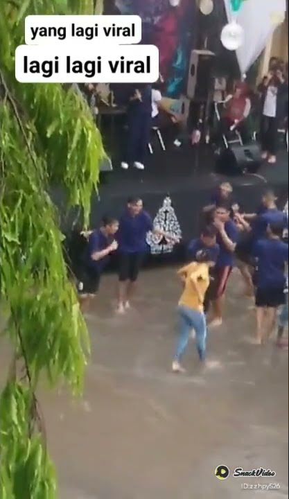 Cewek cantik joget Viral snack video