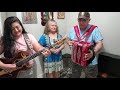 Ojitos Verdes Cantando con Papa y Mama Bajosexto y accordion