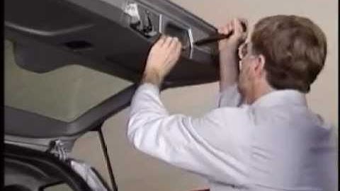 Tailgate panel removal W163