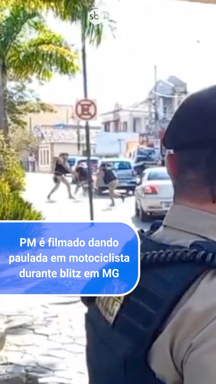 PM é filmado dando paulada em motociclista durante blitz em MG