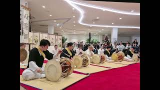 Kim Duk-soo & Hanullim: Janggu Ensemble 🔥 Legendary Samulnori Master's Heated Performance