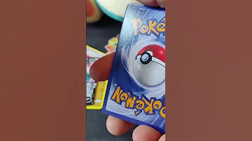 ¿Las cartas falsas de Pokémon son brillantes?