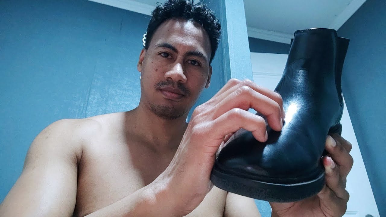 ASMR | VENDEDOR DE ZAPATOS TE HACE SENTIR ASMR | Roleplay de vendedor con susurros 🥾👞