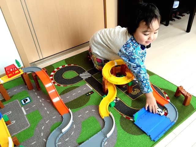 トミカ トミカシステム ベーシックセットと3WAYジャンプどうろセット