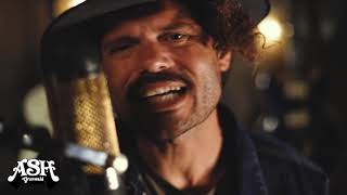 Ash Grunwald - How Many More Years (Howlin Wolf cover)