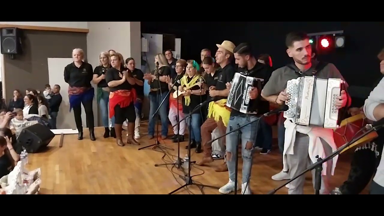 RANCHO ESTRELAS DO MINHO DE VAULX EN VELIN NAS RUSGAS DE BRON