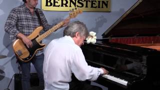 Peanuts Theme Performed By The Peter Sullivan Band