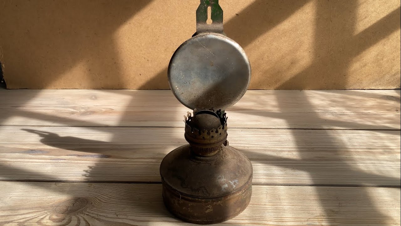 Lantern restoration. Craquelure painting