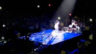 12 Glee Live - Ain't No Way Part 1