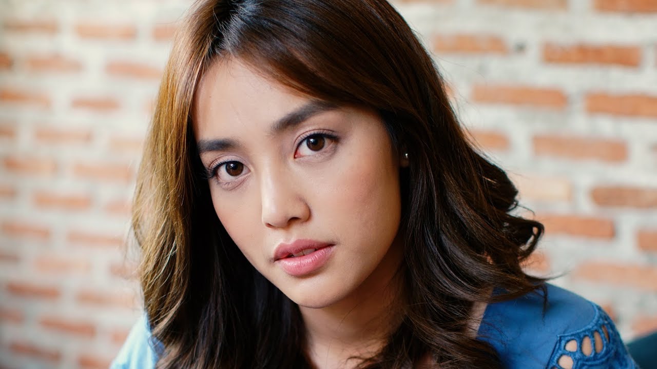 ปกเพลง อยู่กับความคิดถึง — NAM RONNADET