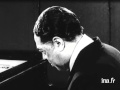 Duke Ellington: Take the A Train  (solo piano)