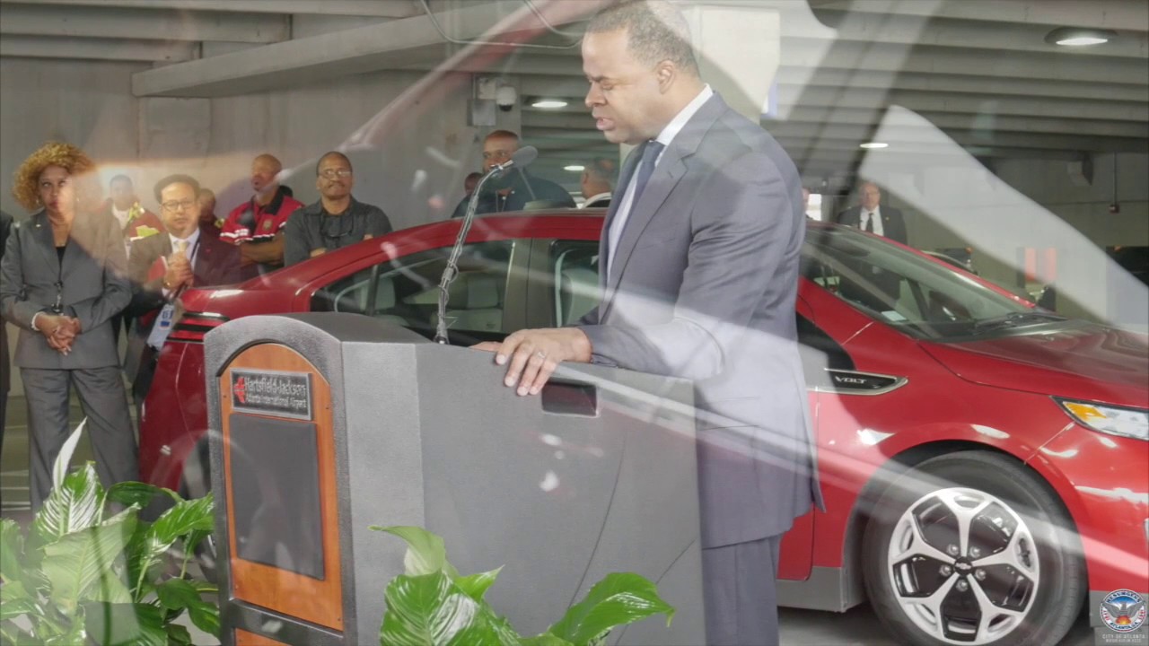 Mayor Kasim Reed Unveils 102 Electric Vehicle Charging Stations at Hartsfield-Jackson International