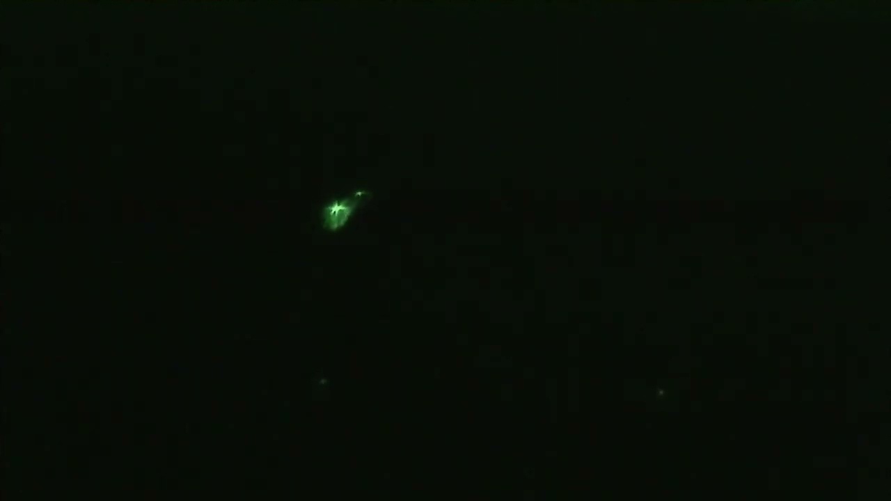 Kometo la 10 de februaro. Kiel rezulto de la pinto al nia binara planedo, ŝi estis transforformita.