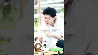 Download Lagu So cute watching him eat all day.🤭#chenzheyuan #陈哲远 #เฉินเจ๋อหย่วน #eating MP3